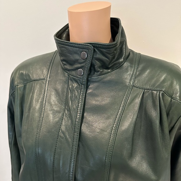 Boundary Waters Women's Vintage Leather Jacket in green - Picture 2 of 9